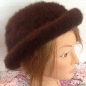 Vintage Marisa Fluff bumper hat made out  of -44% rabbits fur